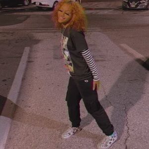 Meet your Posher, Zhania